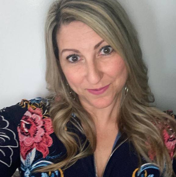 Meet your Posher, Diedre - Picture 1 of 1